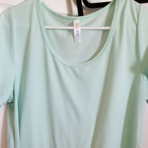 LuLaRoe classic tee